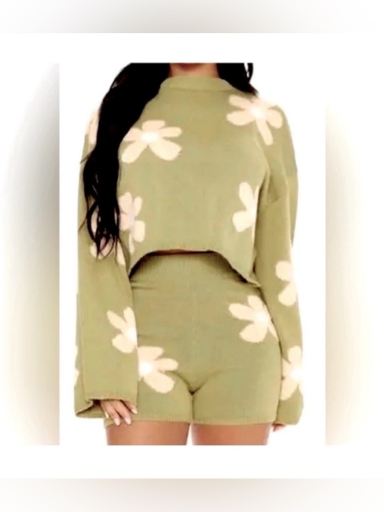 Prin Story Other - Daisy Print Sweater & Shirts Set PrinStory Sz LG NEW! FIRM 80% OFF LIKES IGNORED